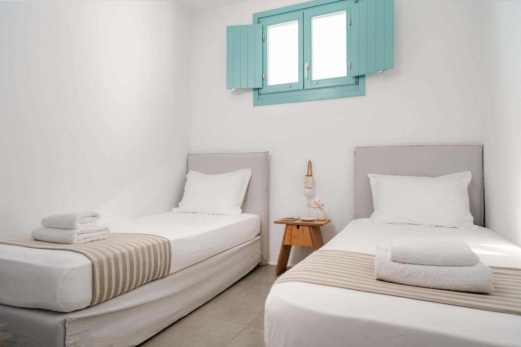 Ploes Seaside Houses Plaka  Ngoại thất bức ảnh